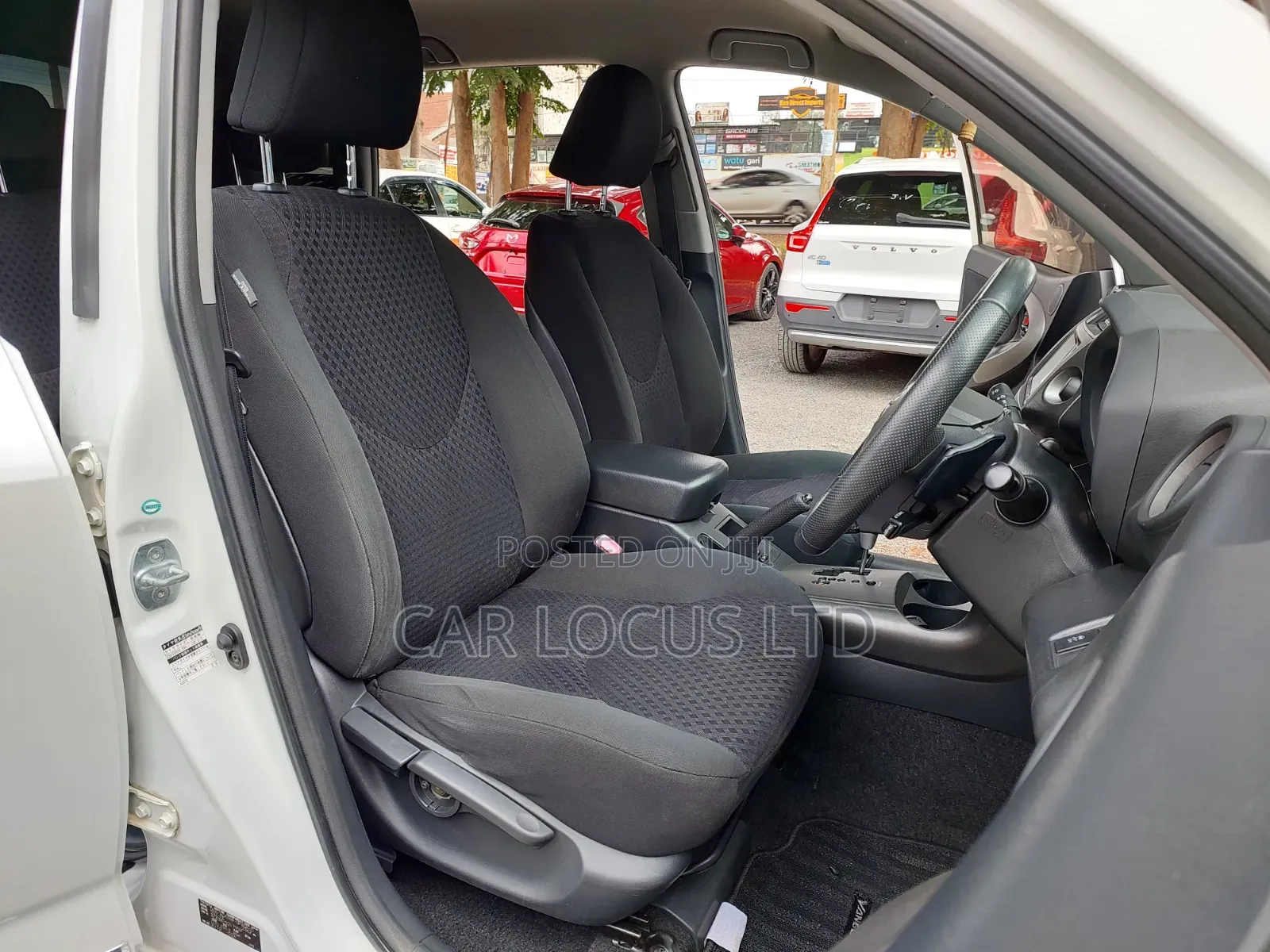 Toyota Vanguard 2012 Pearl