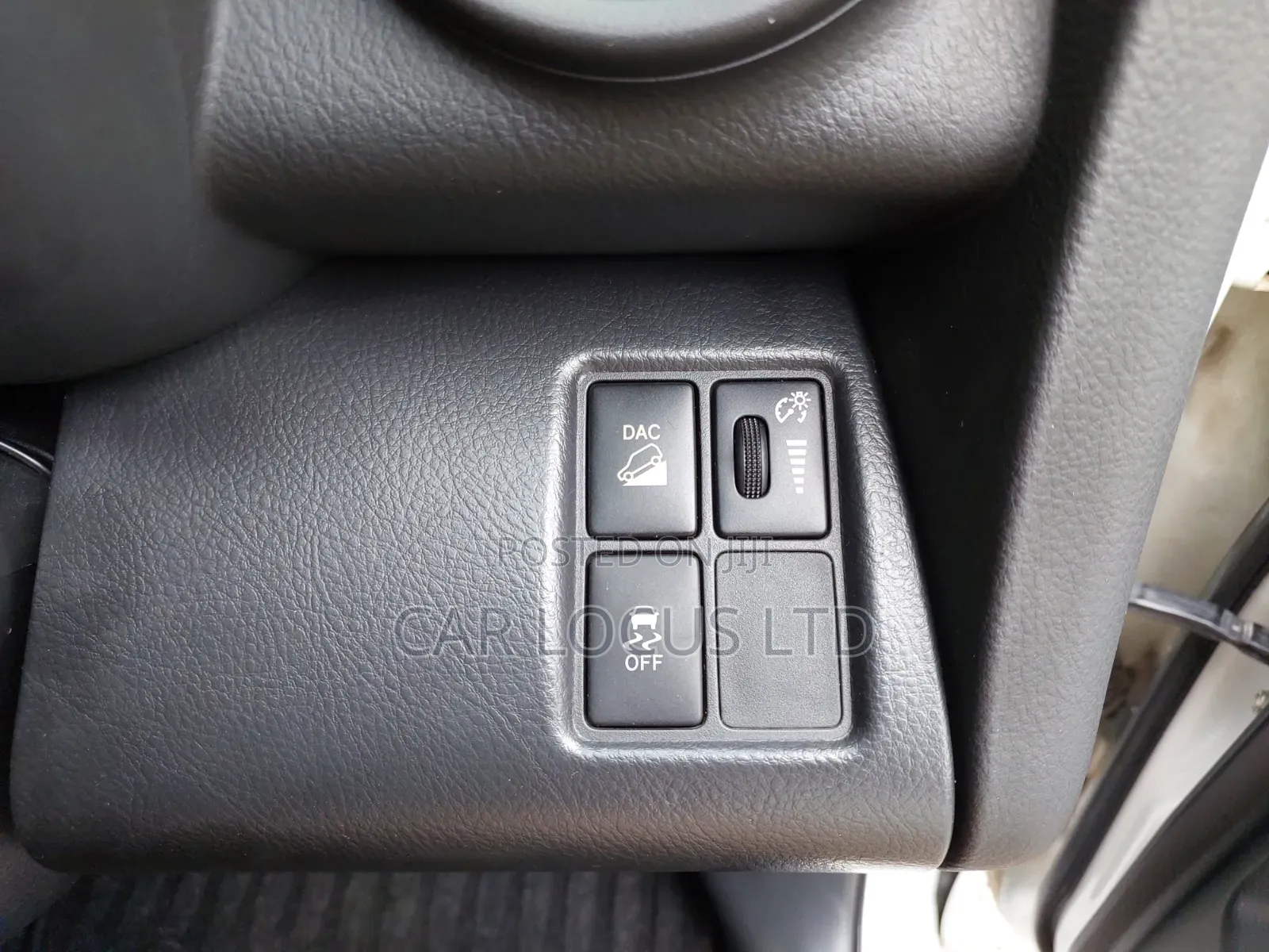 Toyota Vanguard 2012 Pearl