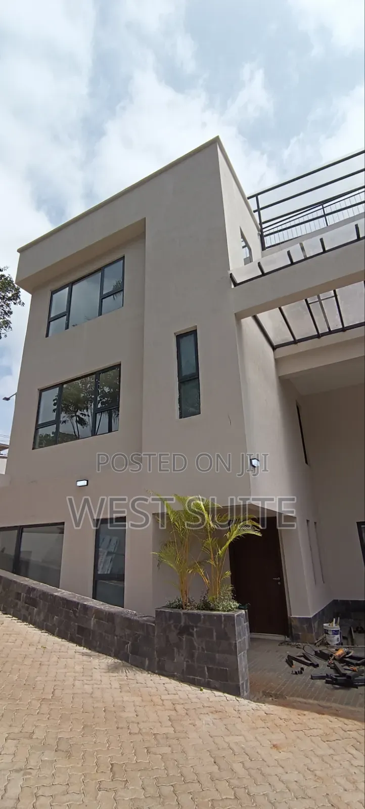 5bdrm Villa in Muthangari for sale