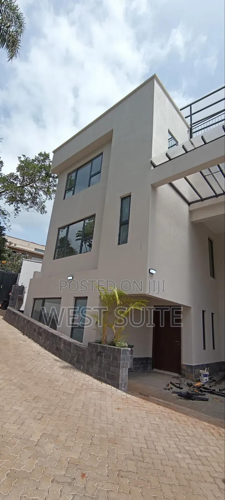 5bdrm Villa in Muthangari for sale