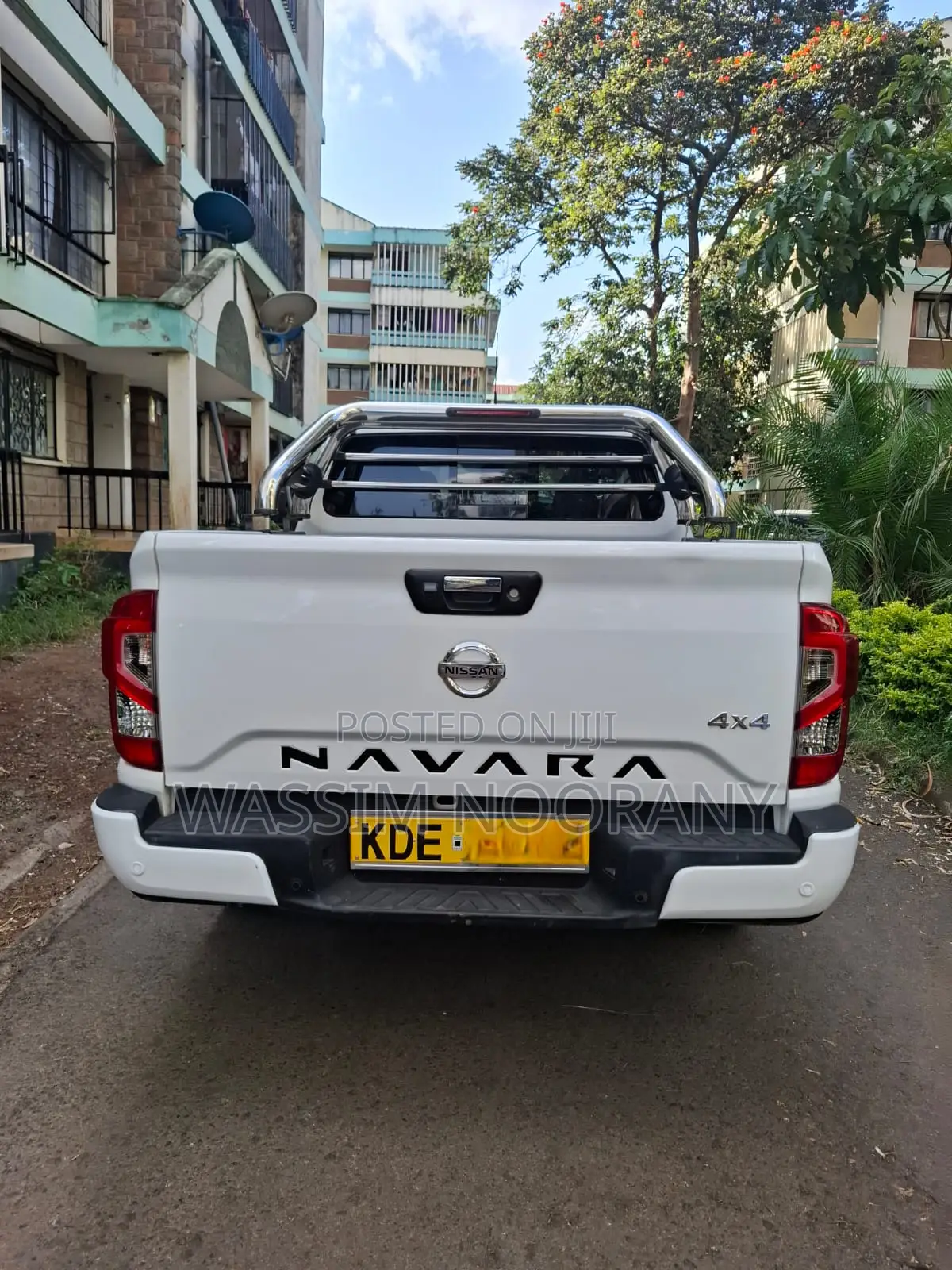 Nissan Navara 2021 White