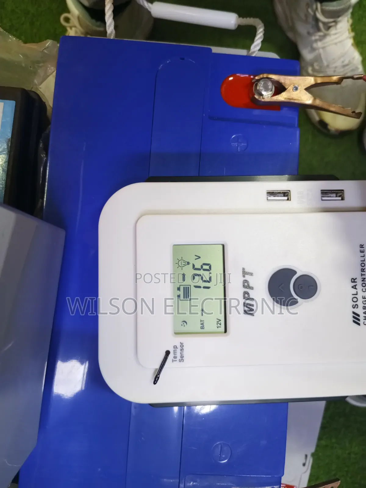 MPPT Charge Controller 20amp.