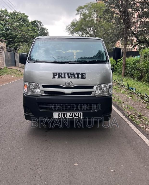Toyota HiAce 2014 Silver - thumbnail 2