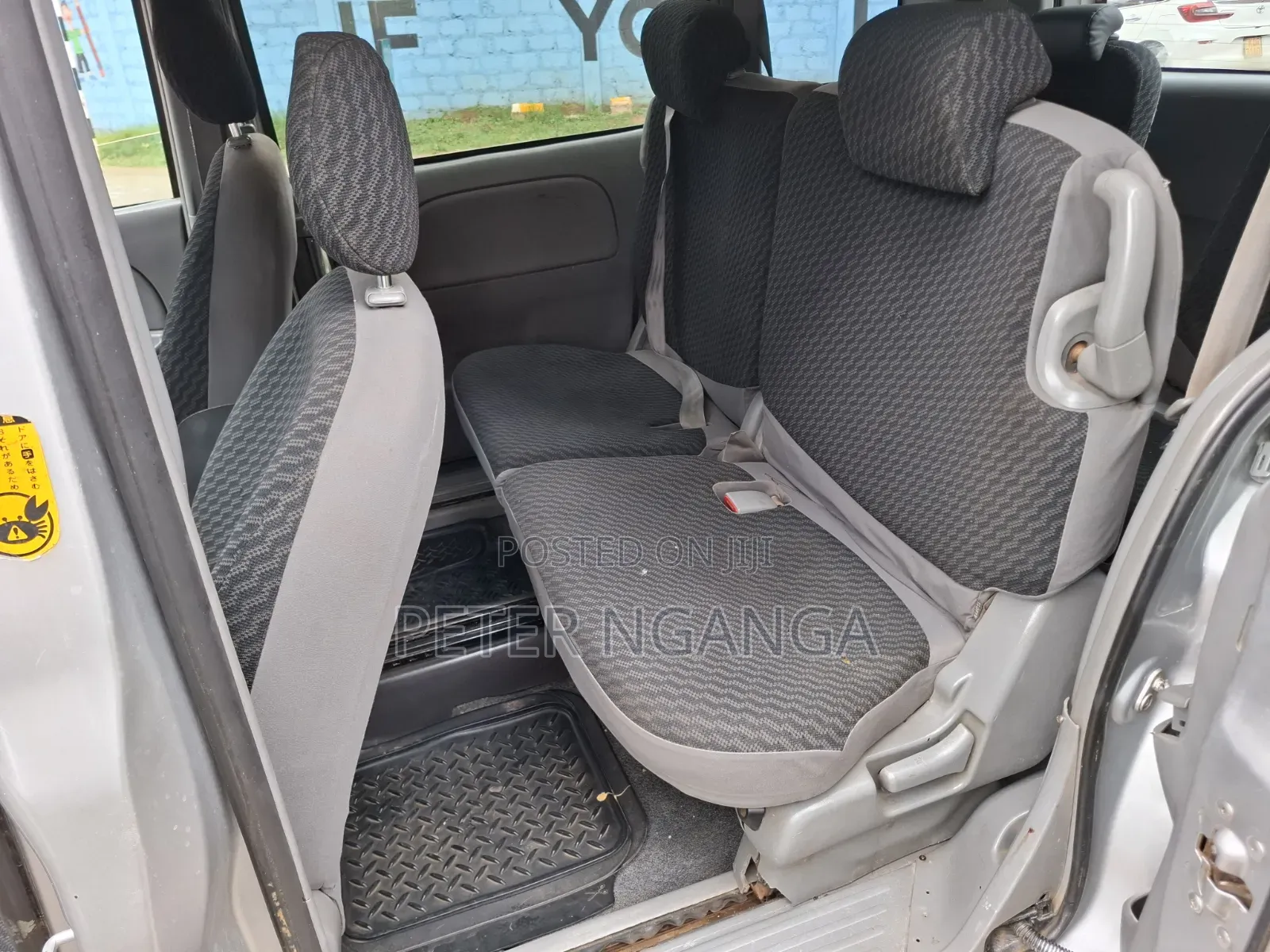 Toyota Sienta 2010 Silver