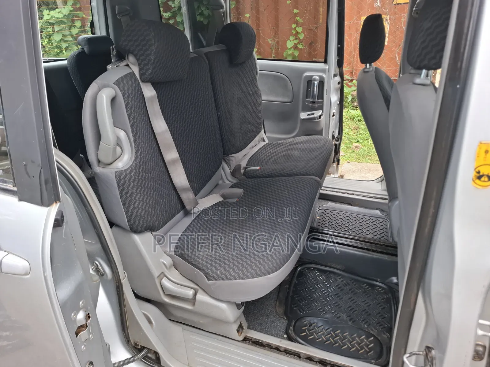Toyota Sienta 2010 Silver