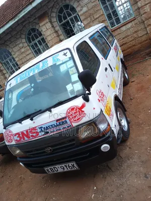 Toyota HiAce 2001 White