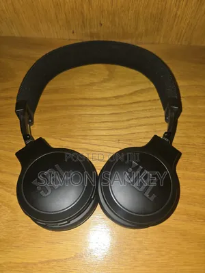 JBL Live 670nc Noise-Cancelling on-Ear Wireless Headphone