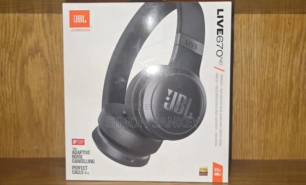 JBL Live 670nc Noise-Cancelling on-Ear Wireless Headphone - thumbnail 6