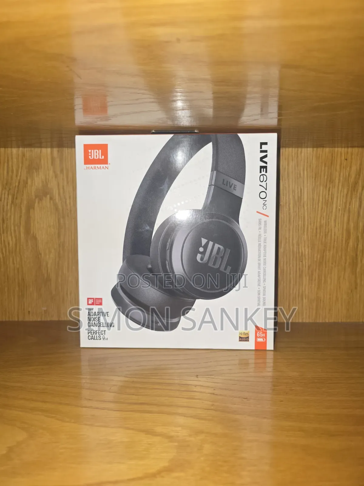 JBL Live 670nc Noise-Cancelling on-Ear Wireless Headphone