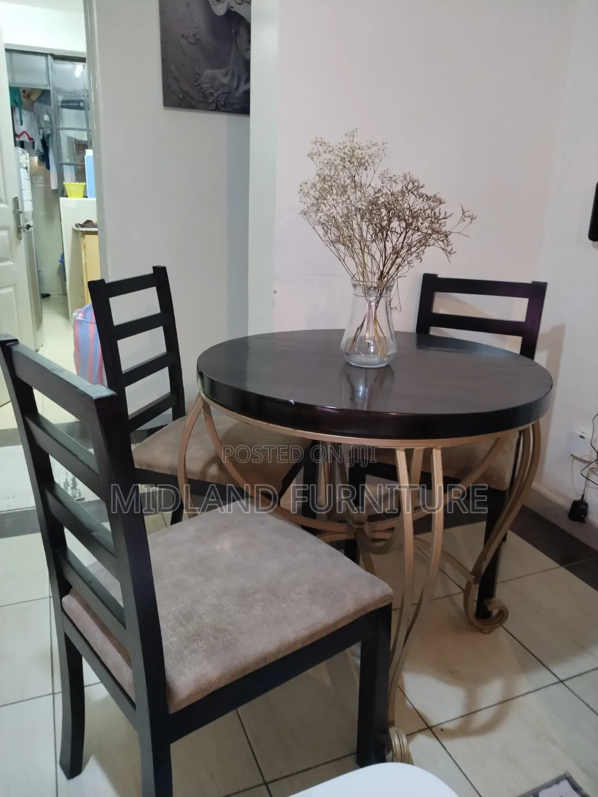 4 Seater Dinning Table