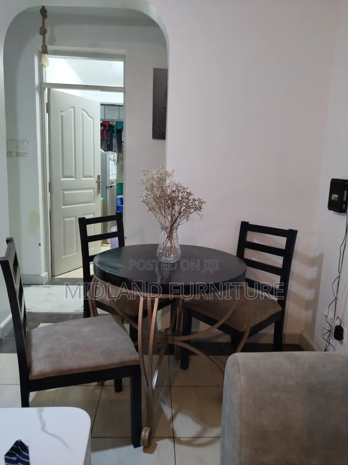 4 Seater Dinning Table