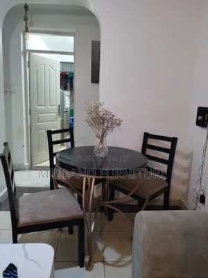 4 Seater Dinning Table