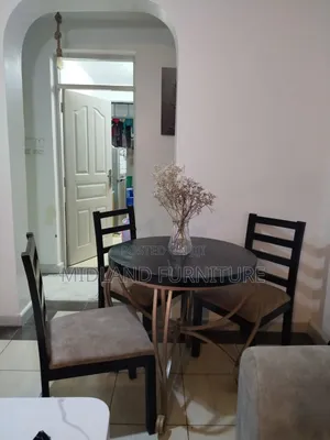 4 Seater Dinning Table