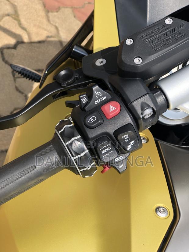 BMW 2019 Yellow - thumbnail 7