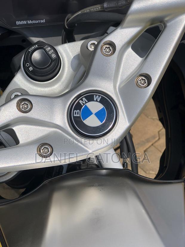 BMW 2019 Yellow - thumbnail 11
