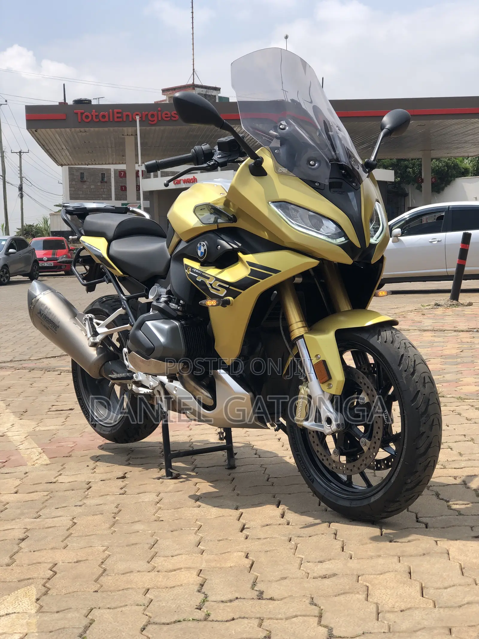 BMW 2019 Yellow