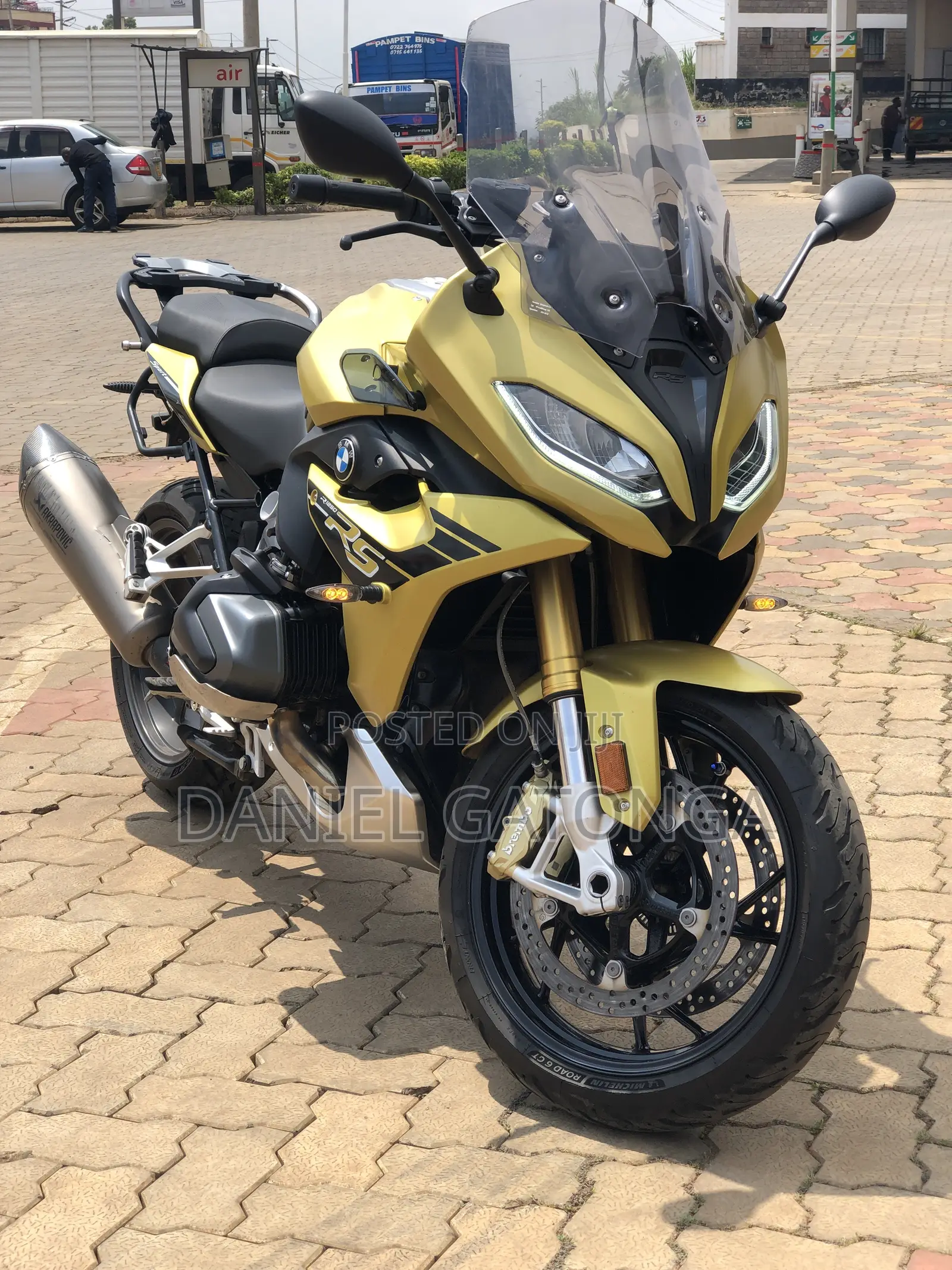 BMW 2019 Yellow