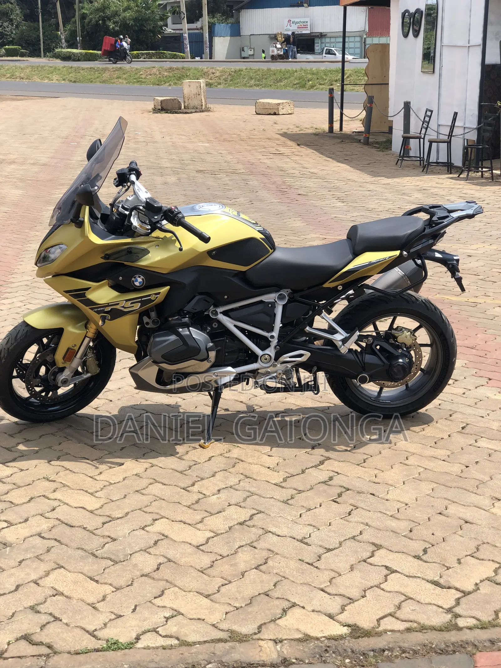 BMW 2019 Yellow