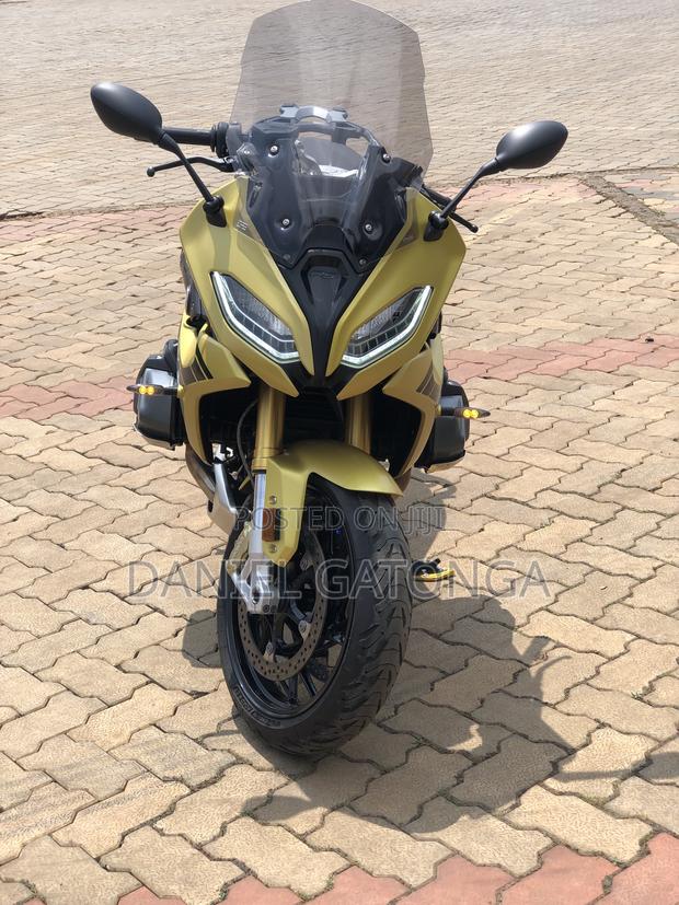 BMW 2019 Yellow - thumbnail 3