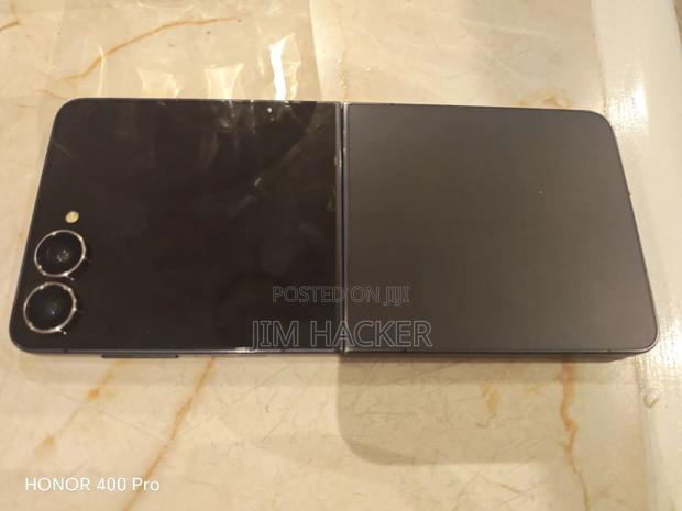 Samsung Galaxy Z Flip7 256 GB Black - thumbnail 2