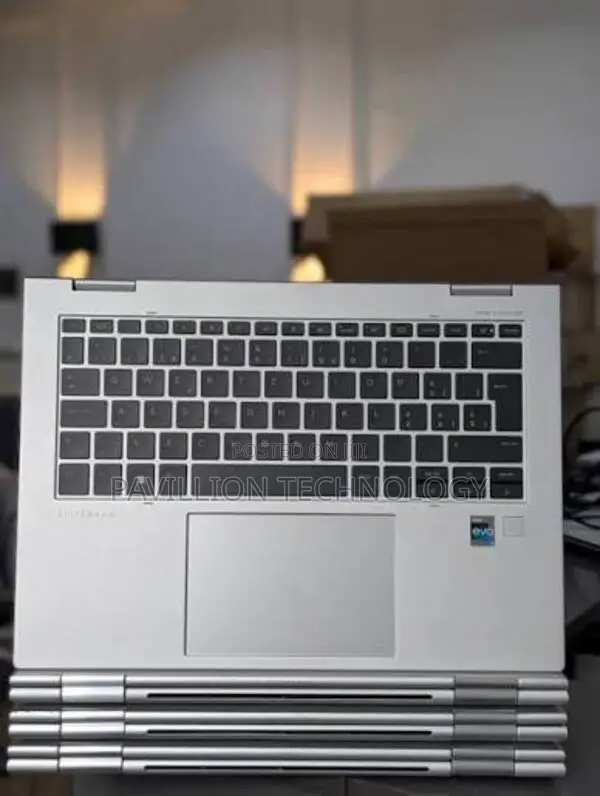 Laptop HP EliteBook x360 1040 G10 8GB Intel Core i7 SSD 512GB