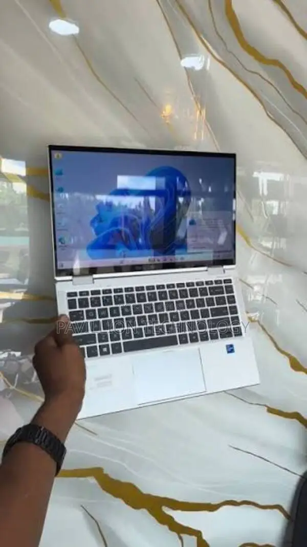 Laptop HP EliteBook x360 1040 G10 8GB Intel Core i7 SSD 512GB