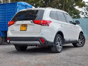 Mitsubishi Outlander 2018 Pearl