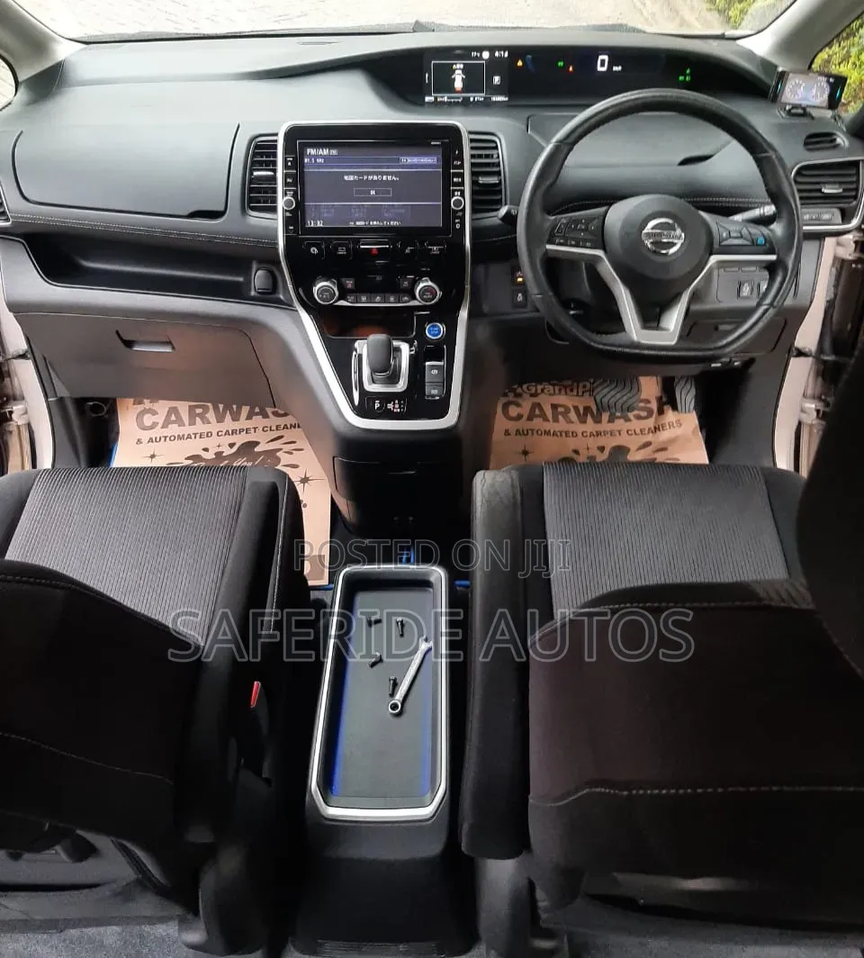 Nissan Serena 2019 Gold