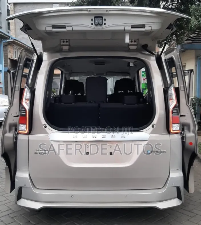 Nissan Serena 2019 Gold