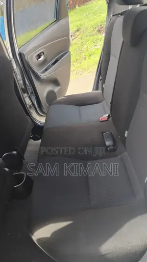 Toyota Vitz 2016 Silver