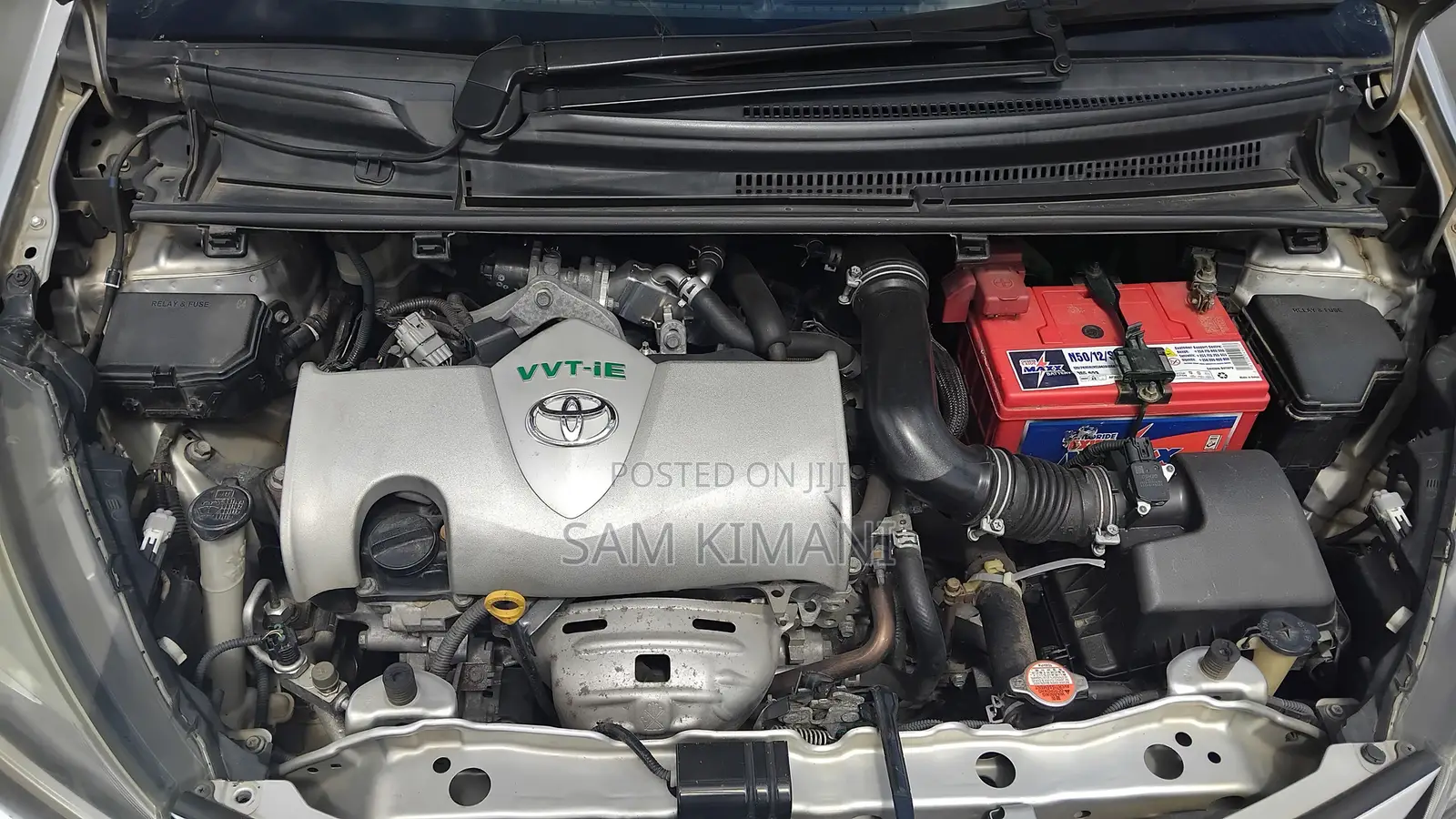 Toyota Vitz 2016 Silver