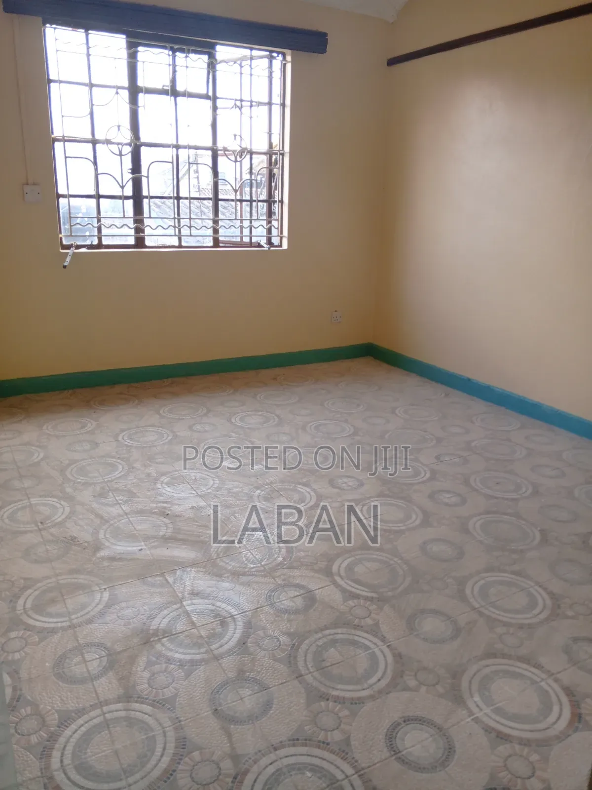3bdrm Maisonette in Komarock Sector 1 for sale