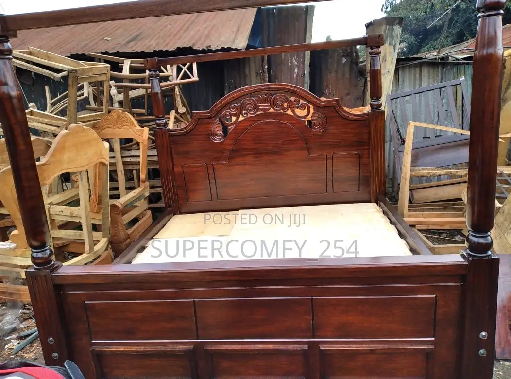 Mahogany Detailed Pattern Beds