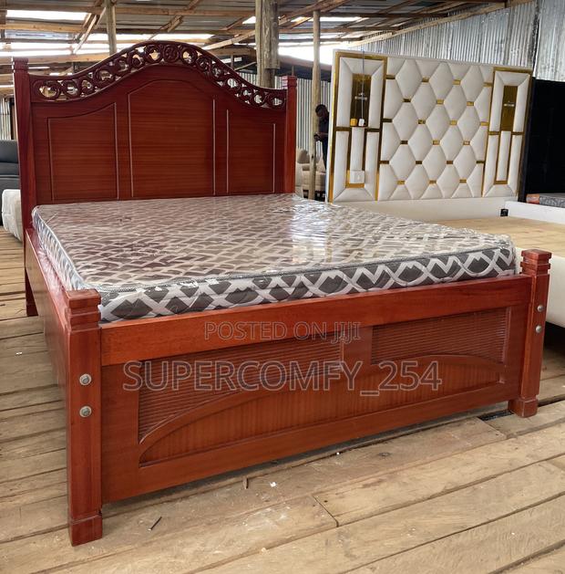 Mahogany Detailed Pattern Beds