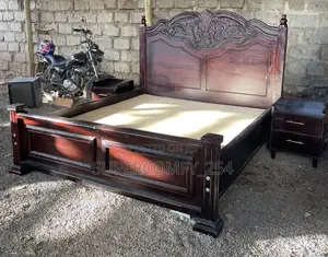 Mahogany Detailed Pattern Beds