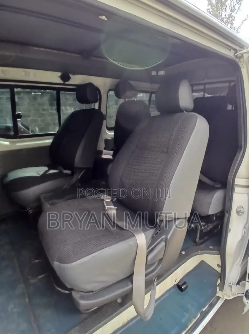 Toyota HiAce 2014 White