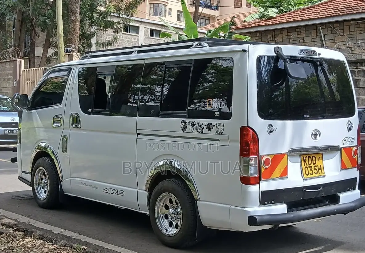 Toyota HiAce 2014 White