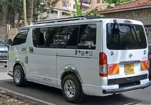 Toyota HiAce 2014 White