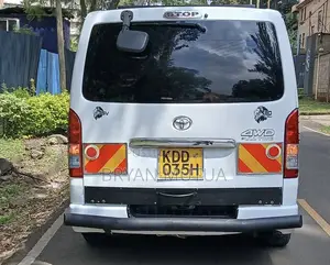 Toyota HiAce 2014 White