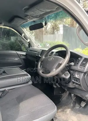 Toyota HiAce 2014 White