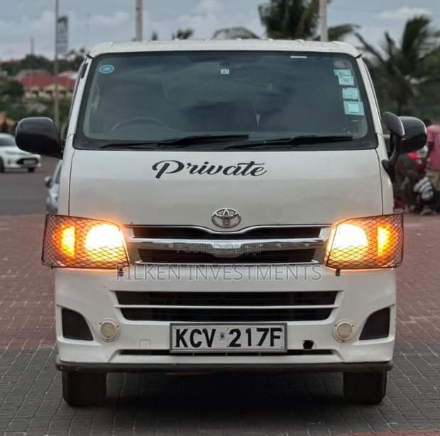 Toyota HiAce 2013 White - thumbnail 2