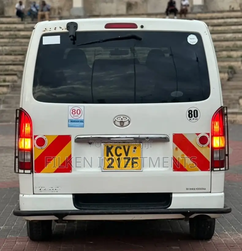 Toyota HiAce 2013 White