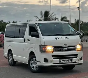 Toyota HiAce 2013 White