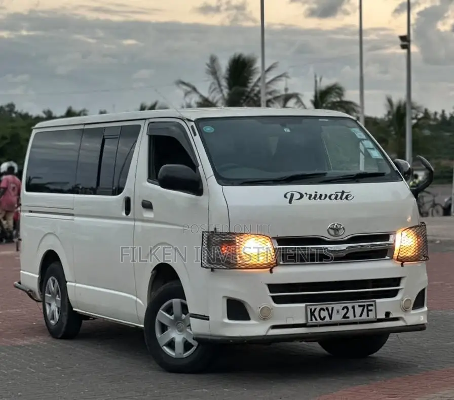 Toyota HiAce 2013 White