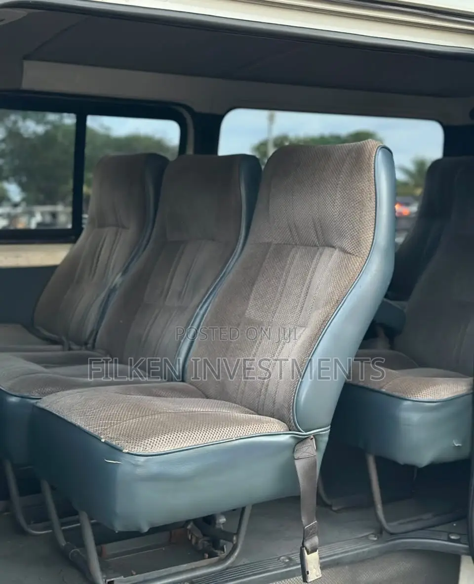 Toyota HiAce 2013 White