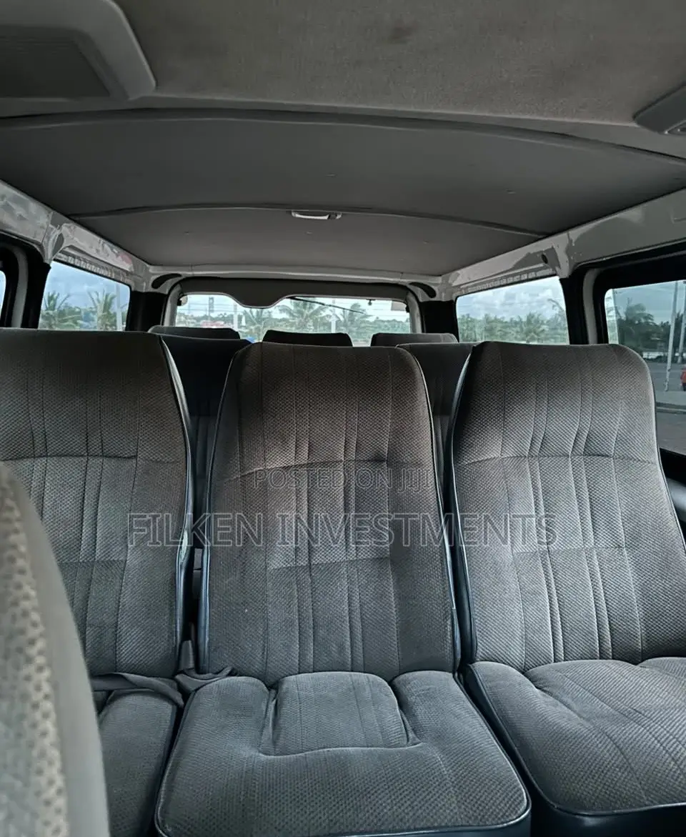 Toyota HiAce 2013 White