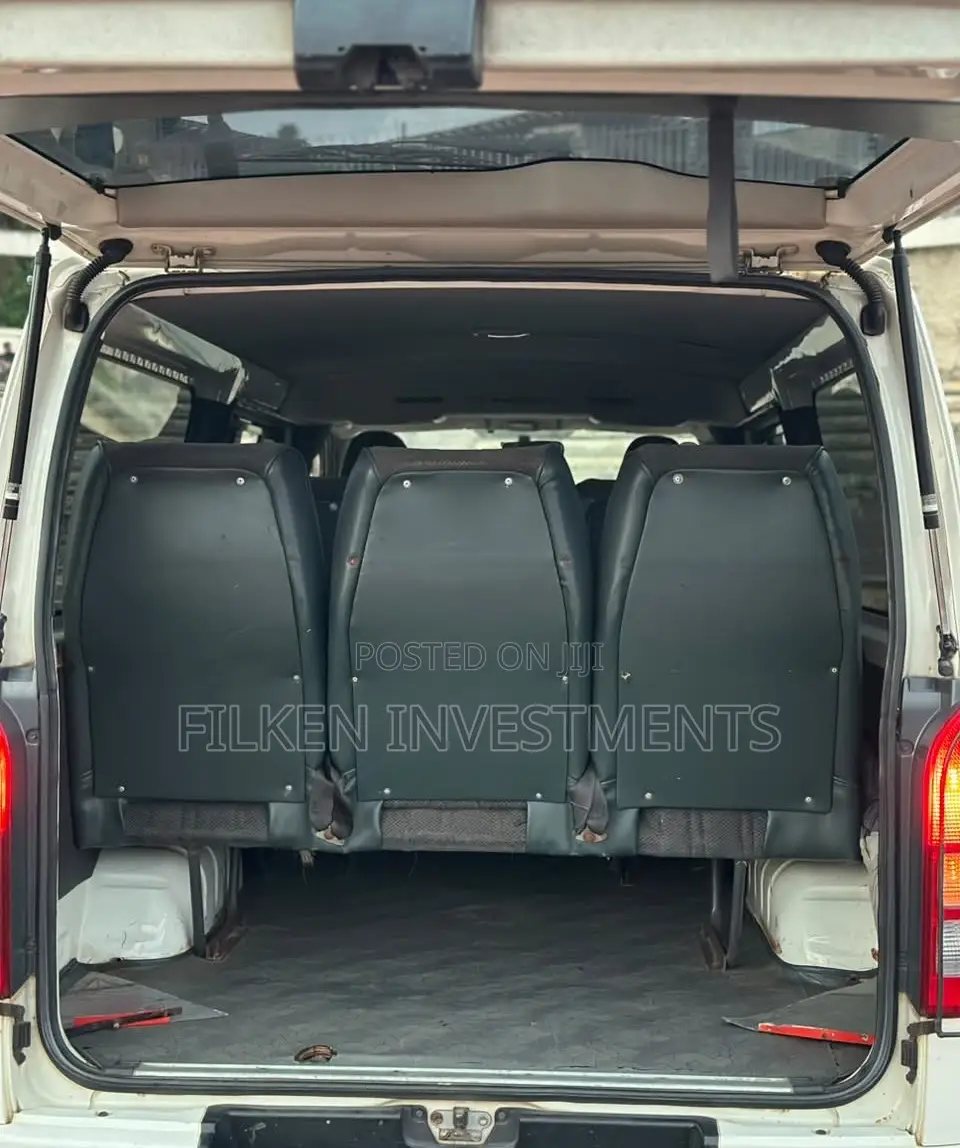 Toyota HiAce 2013 White