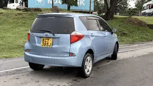 Toyota Ractis 1.3 FWD 2011 Blue