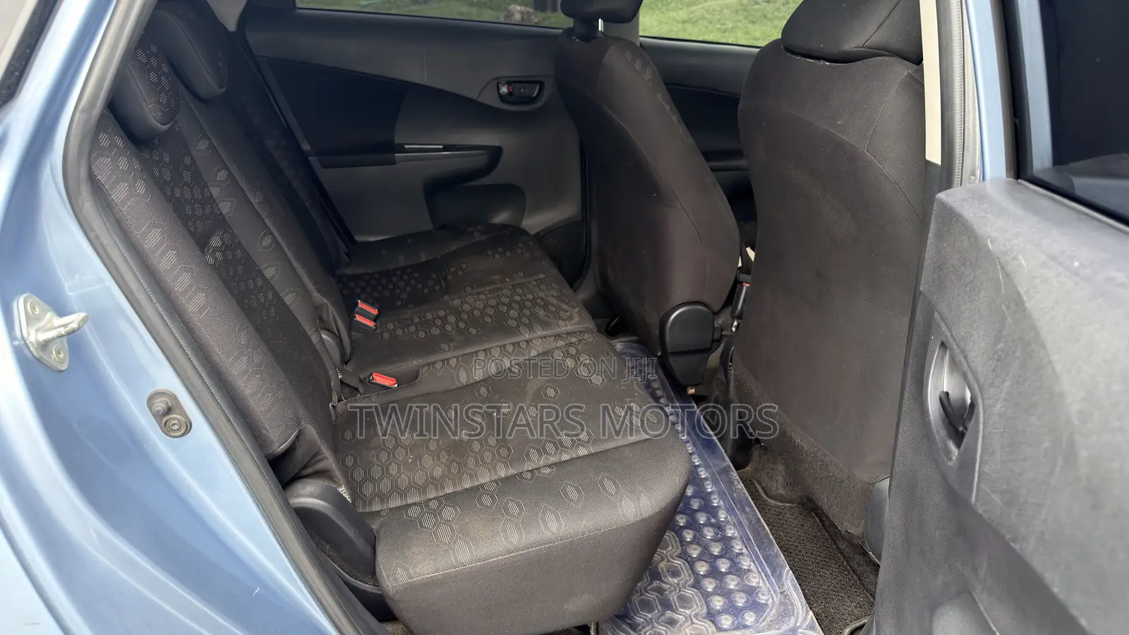 Toyota Ractis 1.3 FWD 2011 Blue