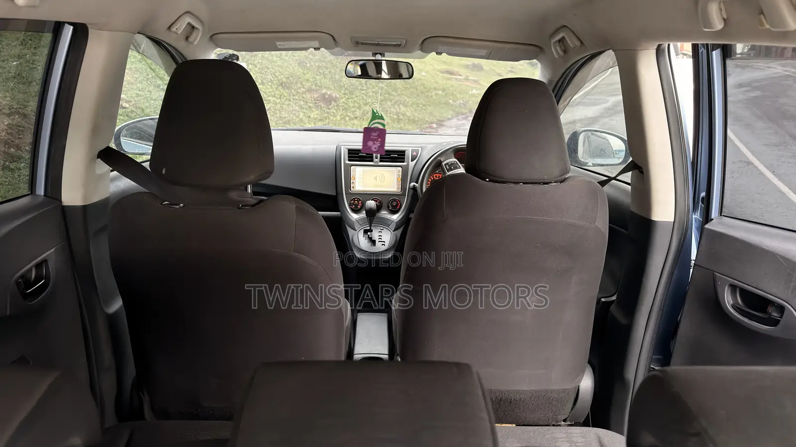 Toyota Ractis 1.3 FWD 2011 Blue